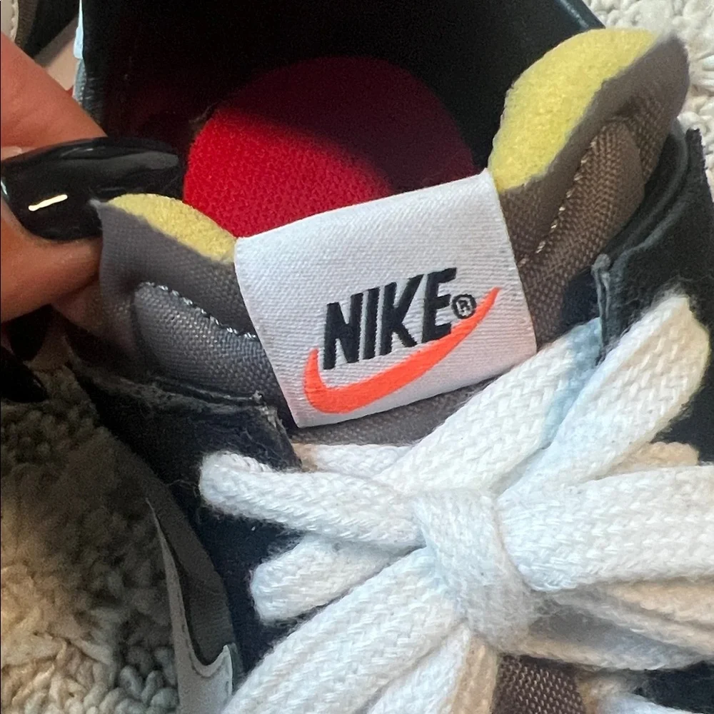 Nike Boys Black and Gray Sneakers with White Laces